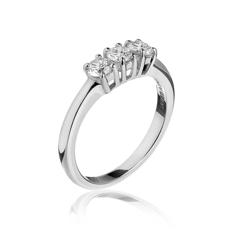 Forever-Unique-Jewels-Natural-diamonds-Diamanti-Gioielli-Collezione-DailyChic-Trilogy-Anello-Bridal-Essenza.j